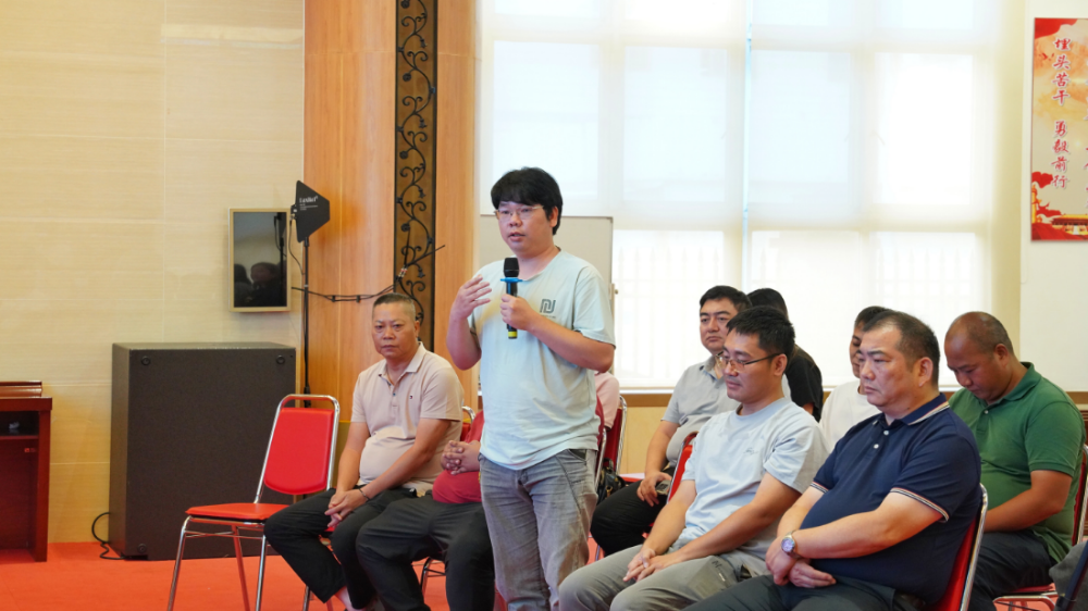 市民代表提问2.jpeg